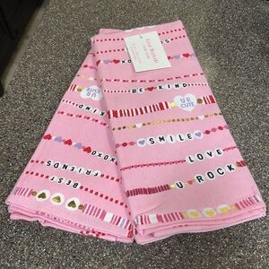 1 SET LEFT! NWT ISAAC MIZRAHI FRIENDSHIP BRACELET PINK KITCHEN TOWELS SET OF 2